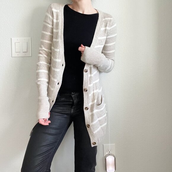 Vintage Abercrombie & Fitch Striped Tan & Ivory V-Neck Dad Cardigan (S) - Picture 6 of 10